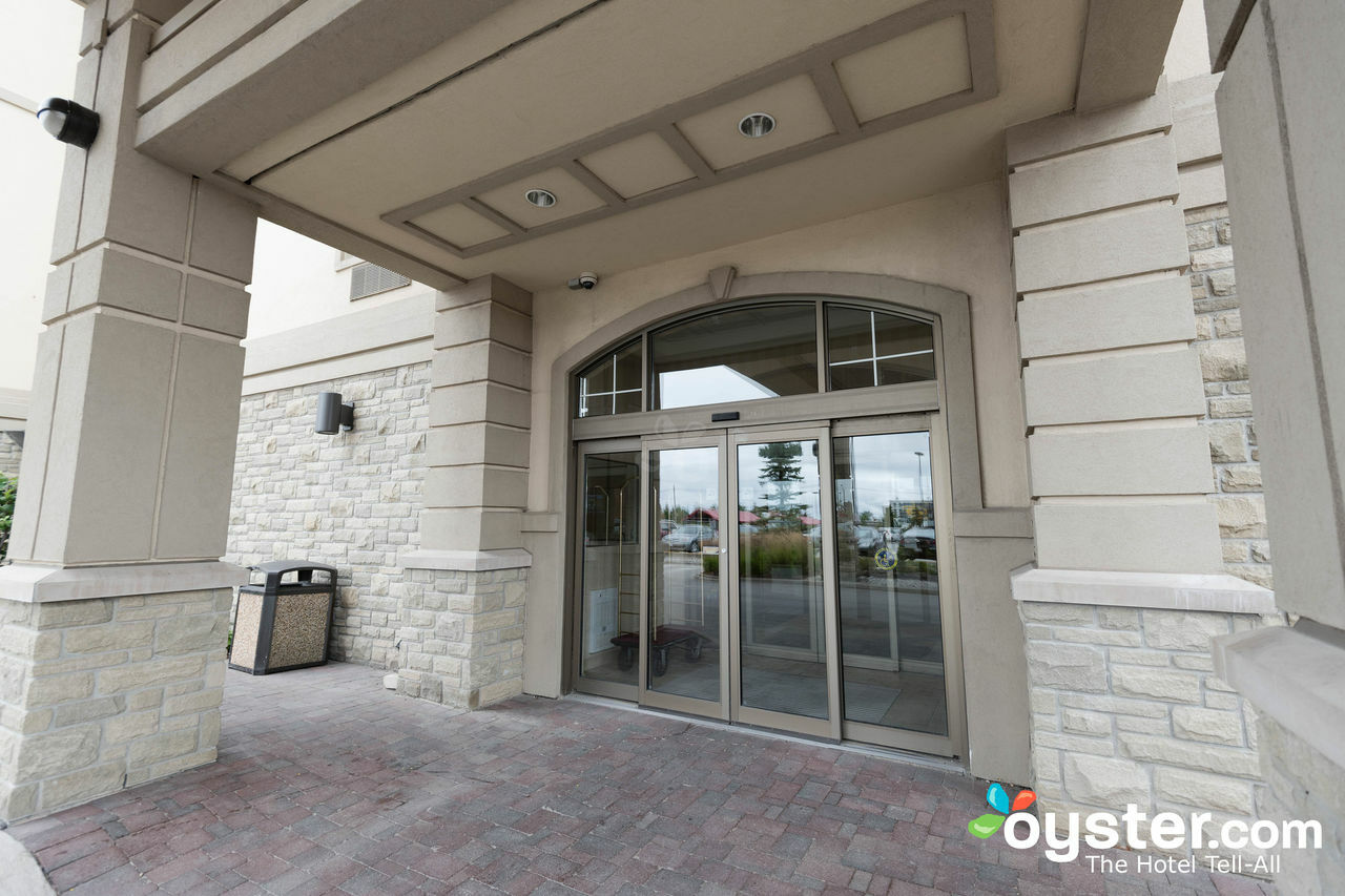 Days Inn & Suites By Wyndham Collingwood Exterior foto